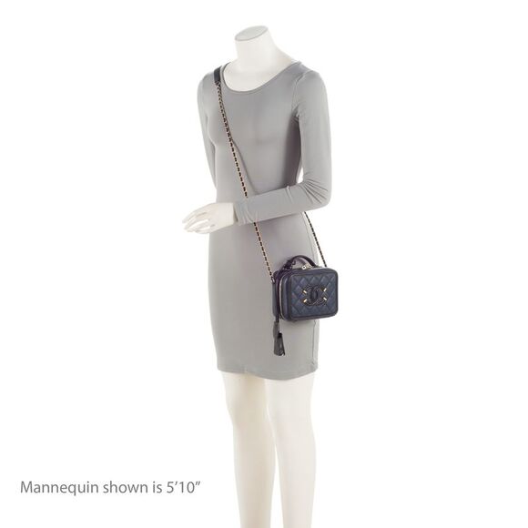 Chanel Caviar Leather CC Filigree Small Vanity Case - Picture 5 of 13